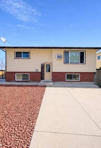 Main picture of 203 University Dr