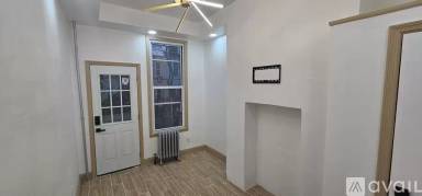 Main picture of 70 Weirfield St
