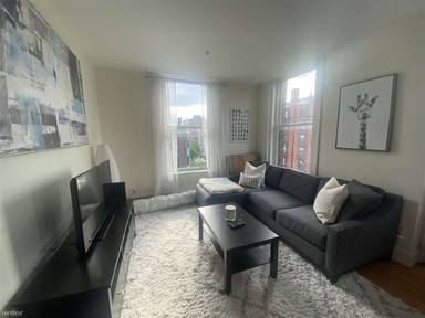 Main picture of 483 Beacon St