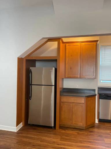 Main picture of 828 E Park Ave