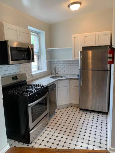 Main picture of 68 Gardner Ave