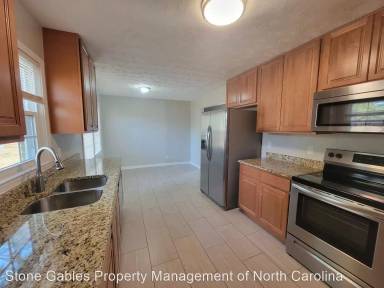 Main picture of 678 Walker St