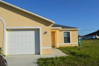Main picture of 823 SW 32nd Ter