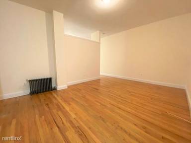 Main picture of 240 E 83rd St