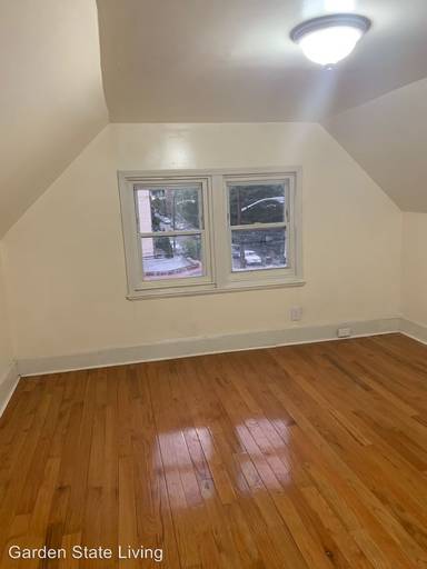 Main picture of 168 Hickory St
