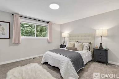 Main picture of 1652 Index Ave SE