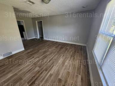 Main picture of 1411 N Erie Ave
