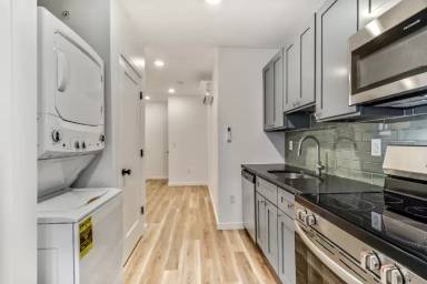 Main picture of 3836 W Girard Ave