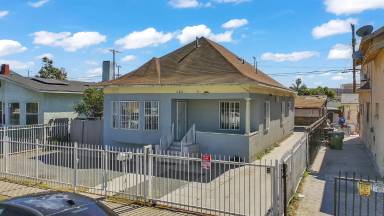 Main picture of 640 E 54th St