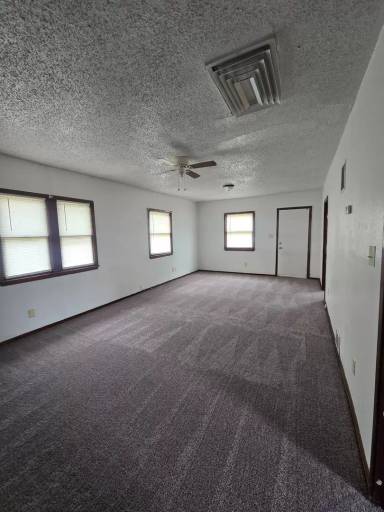 Main picture of 701 E 12th St