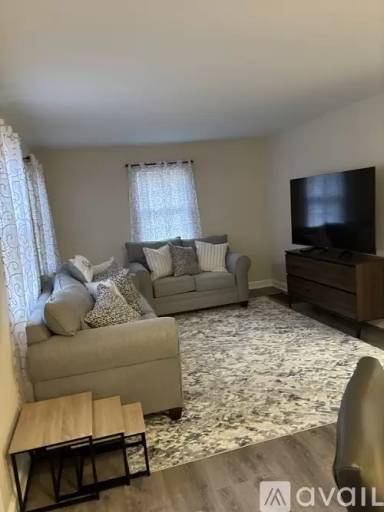 Main picture of 300 Dyer St