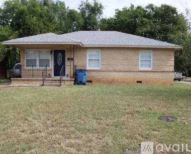 Main picture of 265 E Coe Dr