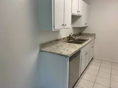 Main picture of 1263 E Oak Ave
