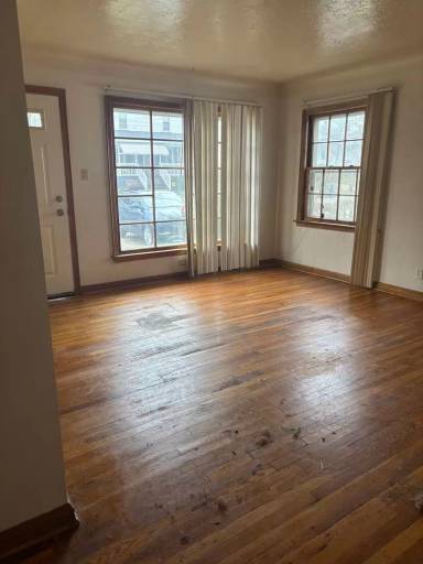 Main picture of 4246 E 114th St