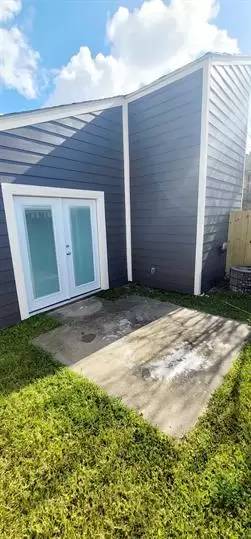 Main picture of 1895 Fox Run Dr