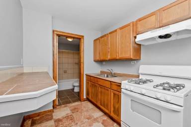 Main picture of 6044 S Fairfield Ave