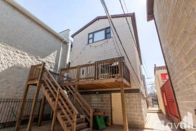 Main picture of 1433 W Oakdale Ave