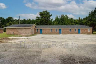 Main picture of 104 Nandina Ct