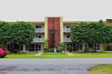 Main picture of 300 S Luna Ct
