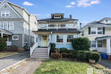 Main picture of 582 Ridgewood Rd