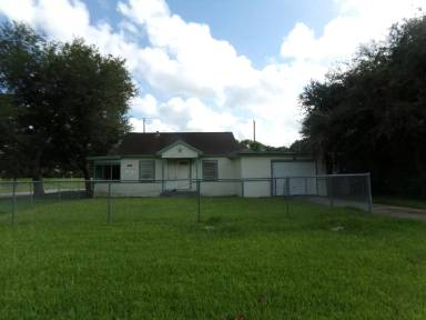 Main picture of 1901 N Avenue G
