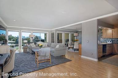 Main picture of 2568 Albatross St