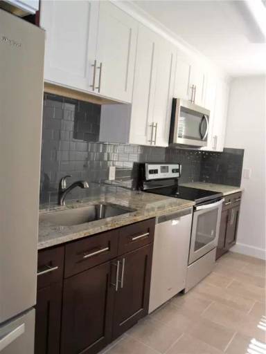 Main picture of 110 NE 16th Ter