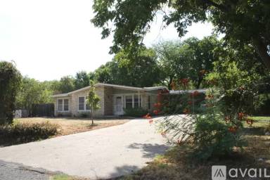 Main picture of 11504 Oakwood Dr