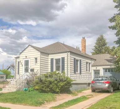 Main picture of 669 N 10th St