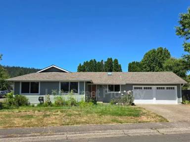 Main picture of 1495 NW Forestgreen Ave