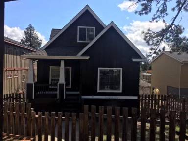 Main picture of 1079 NW Quincy Ave