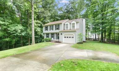 Main picture of 15089 Lindenberry Ln