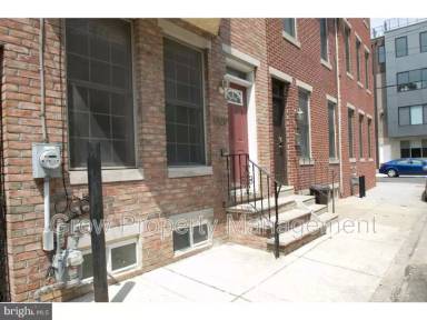 Main picture of 1004 S Bouvier St