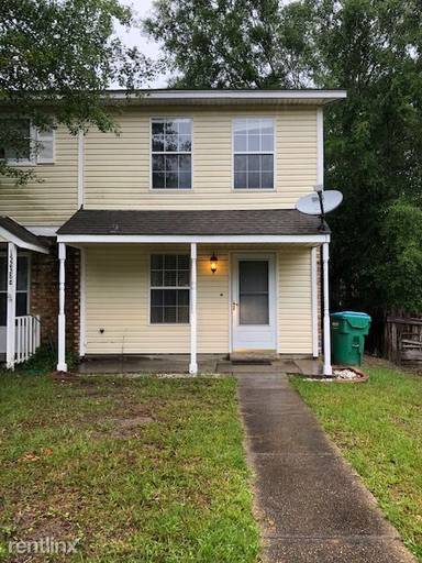 Main picture of 15238 Parkwood Dr N