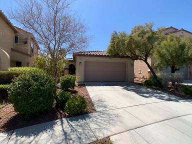 Main picture of 10279 Falling Needle Ave