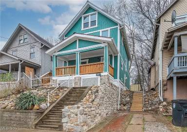 Main picture of 682 Brown St