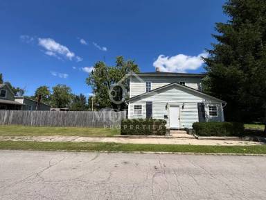 Main picture of 1112 E 8th St