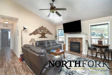 Main picture of 11130 W Wildlife St