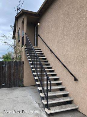 Main picture of 521 W Childs Ave
