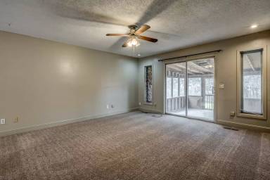 Main picture of 411 Eaton Dr