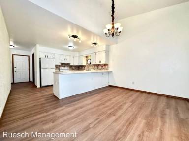 Main picture of 939 Pleasantview Ave