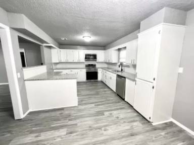 Main picture of 4641 SE 21st St
