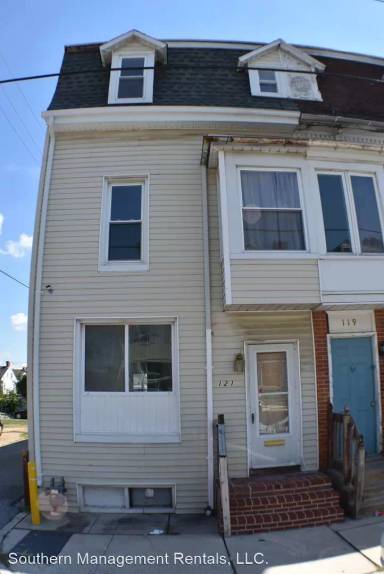 Main picture of 113 N West St