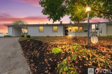 Main picture of 688 Nancy Ln