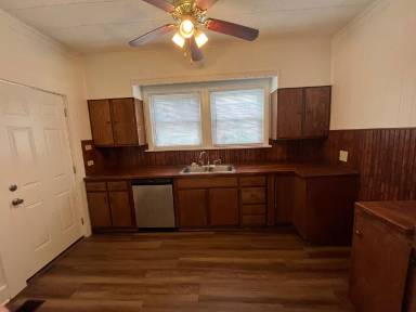 Main picture of 314 W 1st St