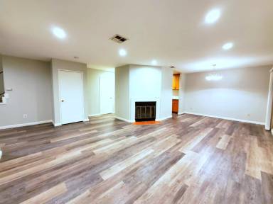 Main picture of 424 Golden Springs Dr