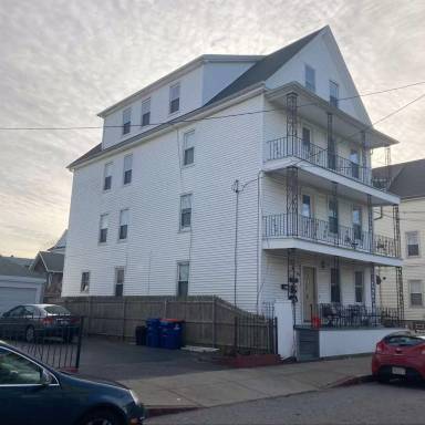 Main picture of 82 Crapo St