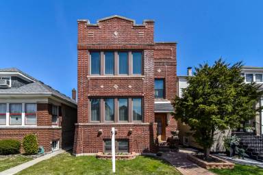 Main picture of 5923 N Fairfield Ave