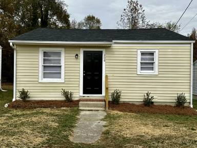 Main picture of 208 S Lexington Dr