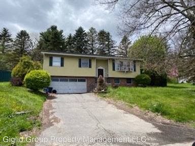 Main picture of 304 Tulip Cir